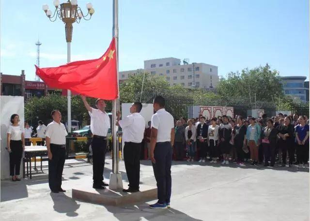 小猫钓鱼游戏龙王版有船